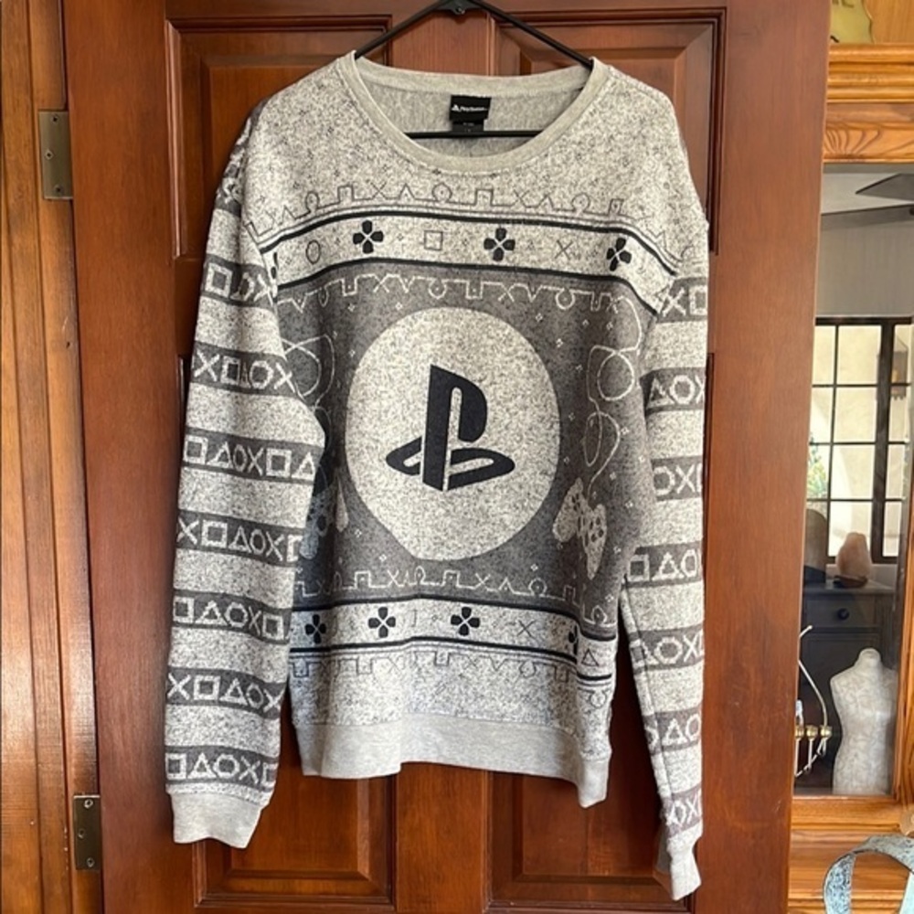 PlayStation holiday sweater size large